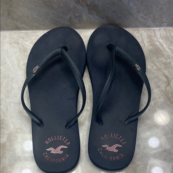 Hollister Black Flip Flops with Red Accents! Size: 6.5! RARE! Y2K! - Picture 2 of 3